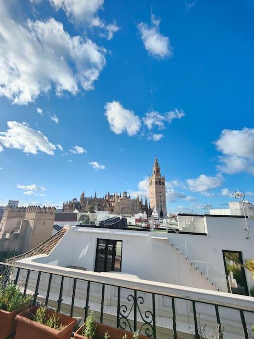 Lovely 1-Bedroom Loft With Terrace. Amazing View. Σεβίλλη Εξωτερικό φωτογραφία